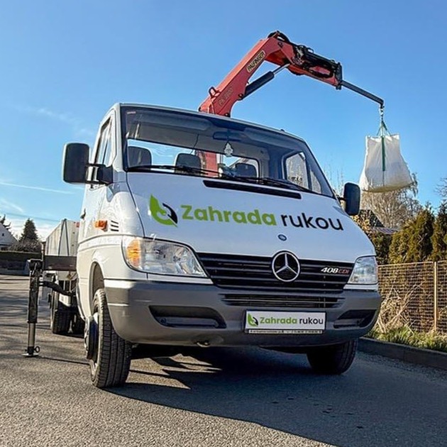 Zahrada rukou - práce s hydraulickou rukou Tábor