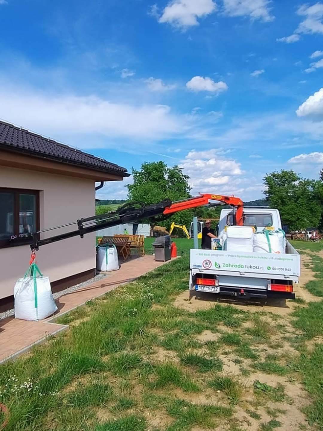 dovoz-a-prace-hydraulickou-rukou-jizni-cechy32